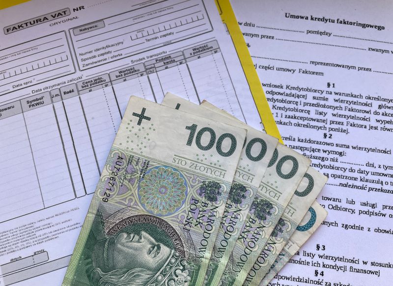 Zaliczka w&nbsp;windykacji a&nbsp;rozliczenie za&nbsp;efekt – różnice i&nbsp;koszty